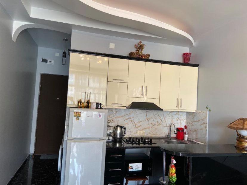Apartment Vaja Fshavela N16 Batumi Kültér fotó